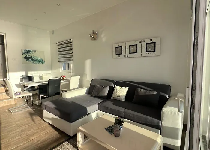 Apartment Marija Tisno